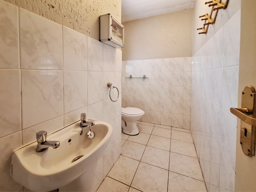 To Let 2 Bedroom Property for Rent in Key West North West